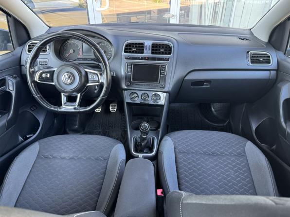 Volkswagen Polo V Рестайлинг с пробегом 2018 года, цена 920 000 рублей, 209302 км, седан, Автокод Объявления
