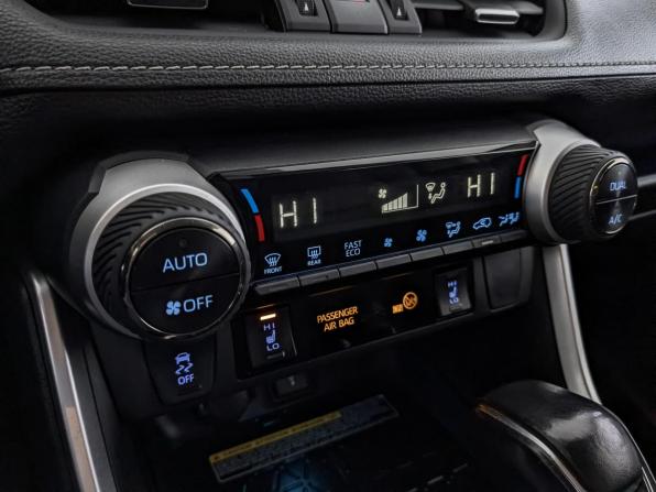 Toyota RAV4 V (XA50) с пробегом 2022 года, цена 4 020 000 рублей, 83842 км, внедорожник, Автокод Объявления