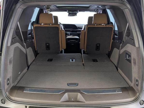 Cadillac Escalade V с пробегом 2023 года, цена 10 200 000 рублей, 37639 км, внедорожник, Автокод Объявления