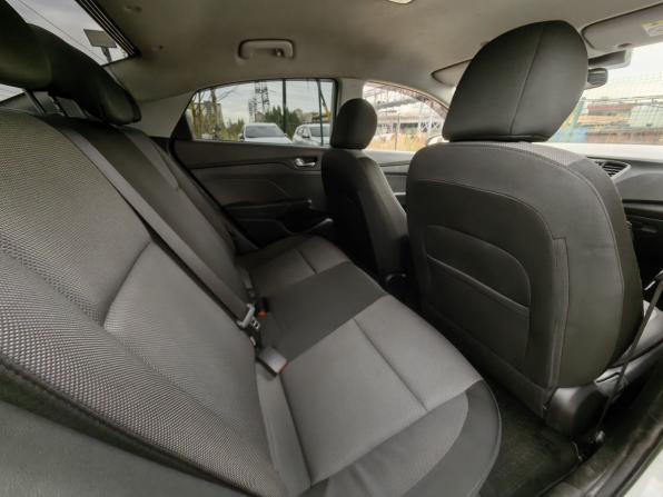 Hyundai Solaris II с пробегом 2018 года, цена 879 000 рублей, 236338 км, седан, Автокод Объявления