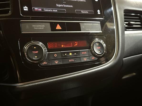Mitsubishi Outlander III Рестайлинг 3 с пробегом 2020 года, цена 2 399 900 рублей, 100500 км, внедорожник, Автокод Объявления