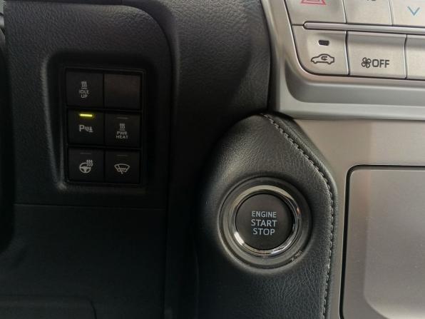Toyota Land Cruiser Prado 150 Series Рестайлинг 3 с пробегом 2021 года, цена 6 099 000 рублей, 130995 км, внедорожник, Автокод Объявления