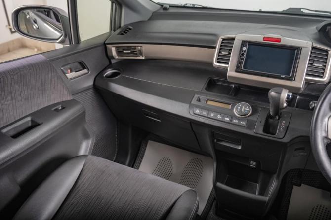 Honda Freed I Рестайлинг с пробегом 2012 года, цена 959 000 рублей, 238000 км, компактвэн, Автокод Объявления