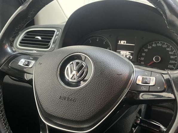Volkswagen Polo V Рестайлинг с пробегом 2016 года, цена 1 000 000 рублей, 192943 км, седан, Автокод Объявления