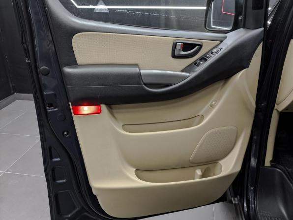 Hyundai H-1 II Рестайлинг с пробегом 2017 года, цена 2 990 000 рублей, 89919 км, минивэн, Автокод Объявления