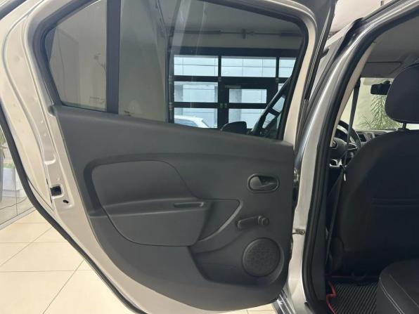 Renault Logan II Рестайлинг с пробегом 2021 года, цена 1 100 000 рублей, 114240 км, седан, Автокод Объявления