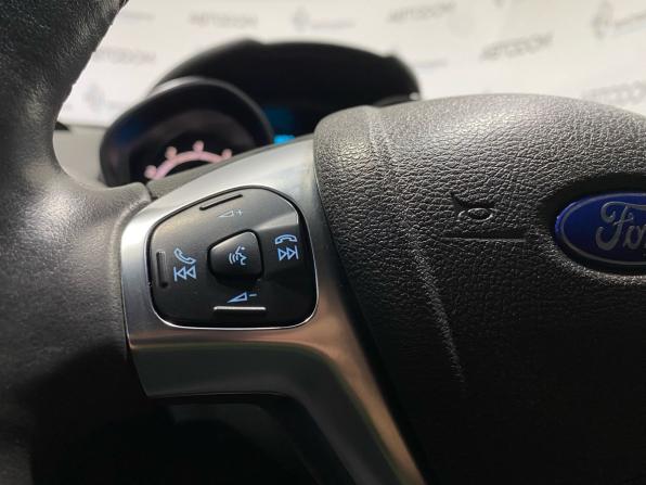 Ford Fiesta Mk6 Рестайлинг с пробегом 2016 года, цена 829 000 рублей, 134784 км, хэтчбек, Автокод Объявления