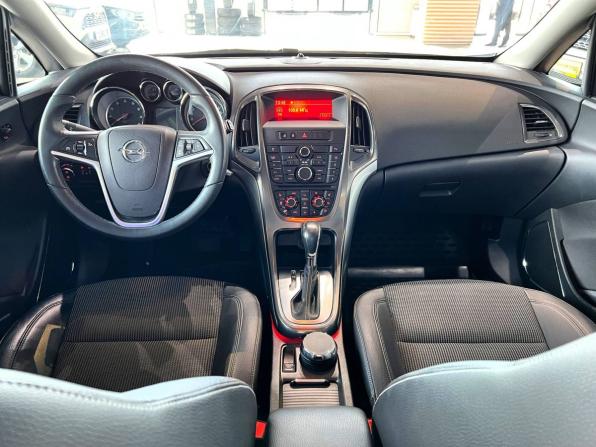 Opel Astra J с пробегом 2011 года, цена 1 150 000 рублей, 54000 км, хэтчбек, Автокод Объявления