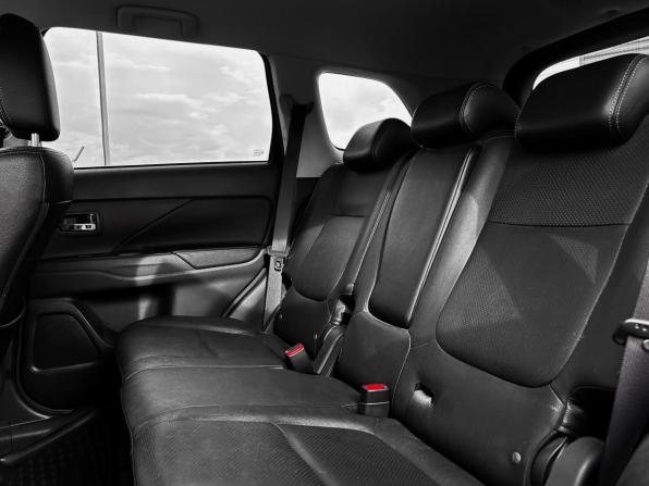 Mitsubishi Outlander III Рестайлинг 2 с пробегом 2018 года, цена 2 020 000 рублей, 106997 км, внедорожник, Автокод Объявления