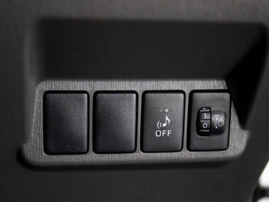 Toyota Prius Alpha I (ZVW40/41) Иркутск  - изображение 17