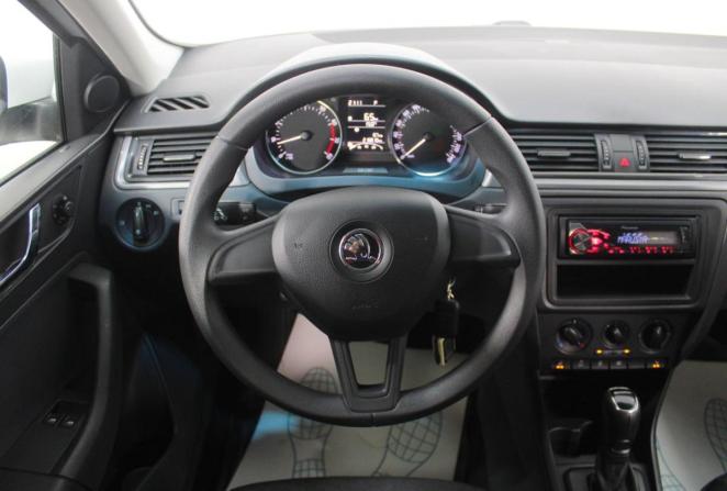 Skoda Rapid I с пробегом 2016 года, цена 900 000 рублей, 216810 км, лифтбек, Автокод Объявления
