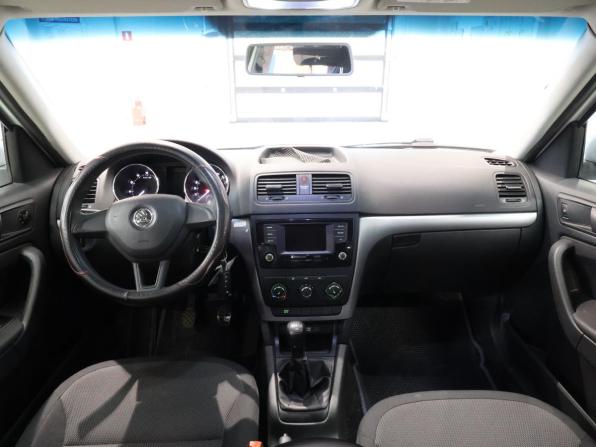 Skoda Yeti I Рестайлинг с пробегом 2016 года, цена 1 078 900 рублей, 317504 км, внедорожник, Автокод Объявления