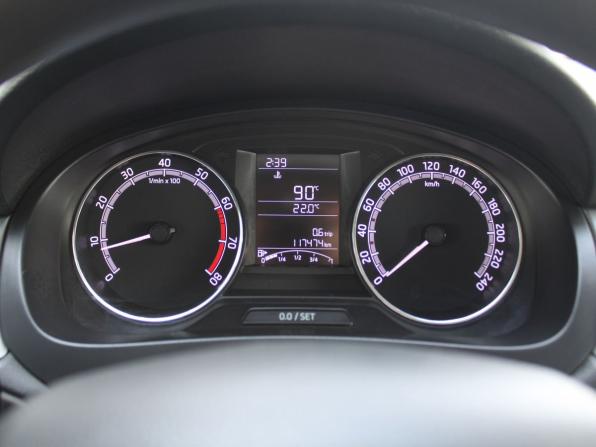 Skoda Rapid I Рестайлинг с пробегом 2017 года, цена 1 129 000 рублей, 117473 км, лифтбек, Автокод Объявления