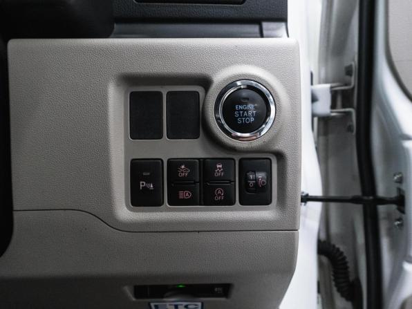Toyota Passo III Рестайлинг с пробегом 2021 года, цена 999 000 рублей, 63410 км, хэтчбек, Автокод Объявления