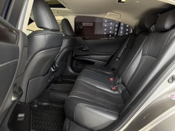 Lexus ES VII с пробегом 2019 года, цена 3 190 000 рублей, 141170 км, седан, Автокод Объявления