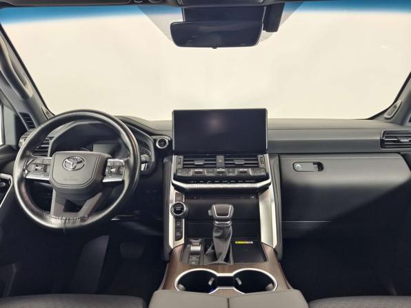 Toyota Land Cruiser 300 Series с пробегом 2023 года, цена 11 717 000 рублей, 39550 км, внедорожник, Автокод Объявления