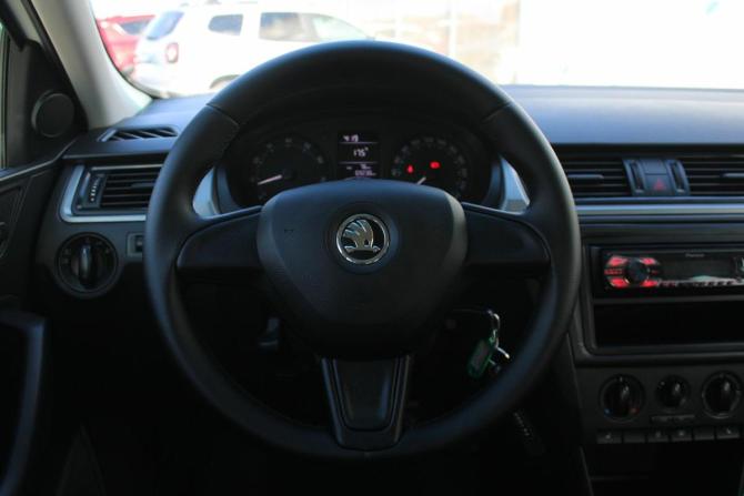 Skoda Rapid I с пробегом 2014 года, цена 1 095 000 рублей, 69000 км, лифтбек, Автокод Объявления