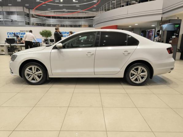 Volkswagen Jetta VI Рестайлинг с пробегом 2017 года, цена 1 020 000 рублей, 226041 км, седан, Автокод Объявления