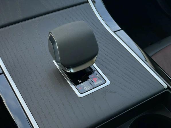 Land Rover Range Rover Evoque II Рестайлинг с пробегом 2025 года, цена 5 825 000 рублей, 10 км, внедорожник, Автокод Объявления