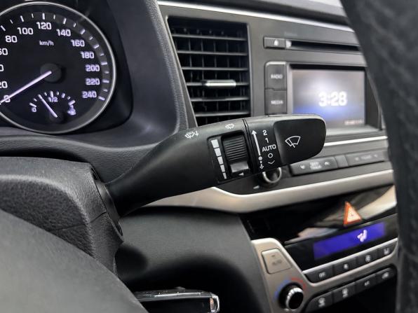 Hyundai Elantra VI (AD) с пробегом 2016 года, цена 1 319 000 рублей, 156000 км, седан, Автокод Объявления