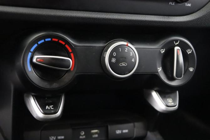 Kia Rio IV с пробегом 2019 года, цена 1 159 990 рублей, 121121 км, седан, Автокод Объявления