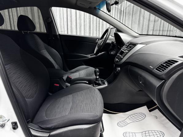 Hyundai Solaris I Рестайлинг с пробегом 2016 года, цена 850 000 рублей, 255517 км, седан, Автокод Объявления