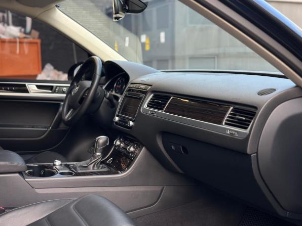 Volkswagen Touareg II Рестайлинг с пробегом 2015 года, цена 3 100 000 рублей, 101000 км, внедорожник, Автокод Объявления