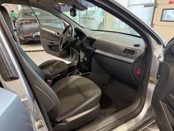 Opel Astra H Рестайлинг с пробегом 2008 года, цена 515 000 рублей, 146726 км, седан, Автокод Объявления
