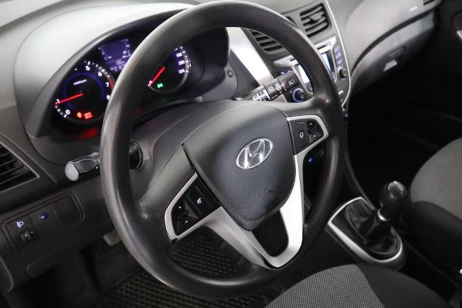 Hyundai Solaris I с пробегом 2012 года, цена 599 000 рублей, 218000 км, хэтчбек, Автокод Объявления