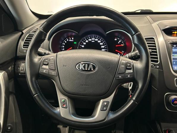 Kia Sorento II Рестайлинг с пробегом 2018 года, цена 1 799 000 рублей, 141867 км, внедорожник, Автокод Объявления