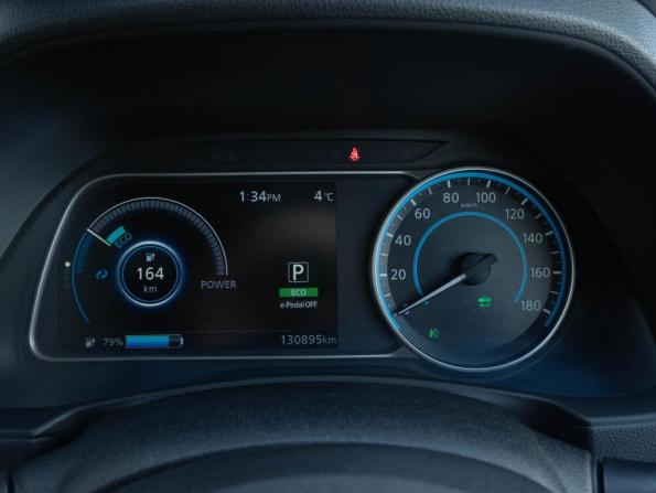 Nissan Leaf II (ZE1) с пробегом 2018 года, цена 1 601 000 рублей, 130313 км, хэтчбек, Автокод Объявления