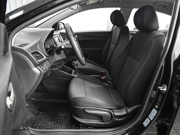 Hyundai Solaris II с пробегом 2018 года, цена 829 000 рублей, 225050 км, седан, Автокод Объявления