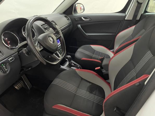 Skoda Yeti I Рестайлинг с пробегом 2017 года, цена 1 270 000 рублей, 211721 км, внедорожник, Автокод Объявления
