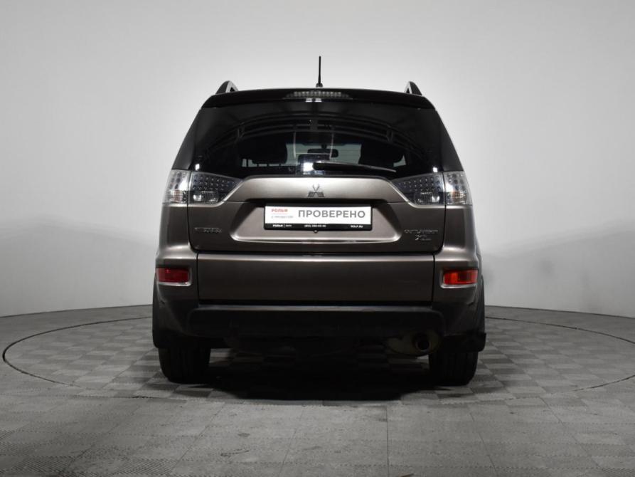 Mitsubishi Outlander II Рестайлинг Санкт-Петербург  - изображение 7