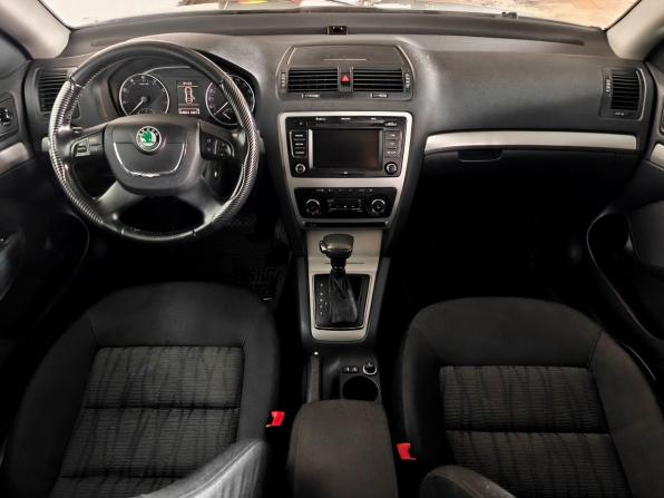 Skoda Octavia II (A5) Рестайлинг с пробегом 2012 года, цена 790 000 рублей, 264854 км, лифтбек, Автокод Объявления