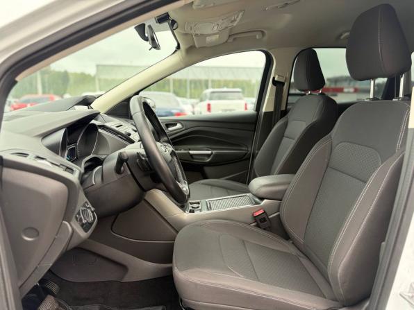 Ford Kuga II Рестайлинг с пробегом 2017 года, цена 1 495 000 рублей, 190000 км, внедорожник, Автокод Объявления