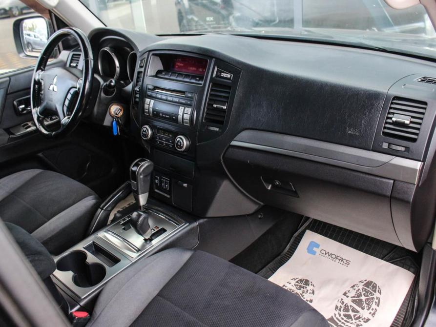 Mitsubishi Pajero IV Калуга  - изображение 5