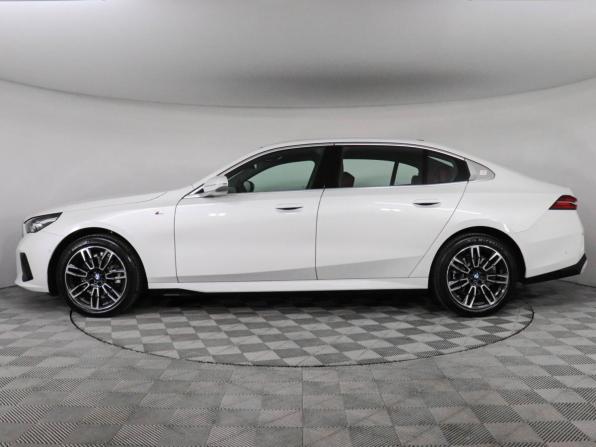 BMW 5 серии VIII (G60/G61/G68) с пробегом 2025 года, цена 6 340 000 рублей, 5800 км, седан, Автокод Объявления