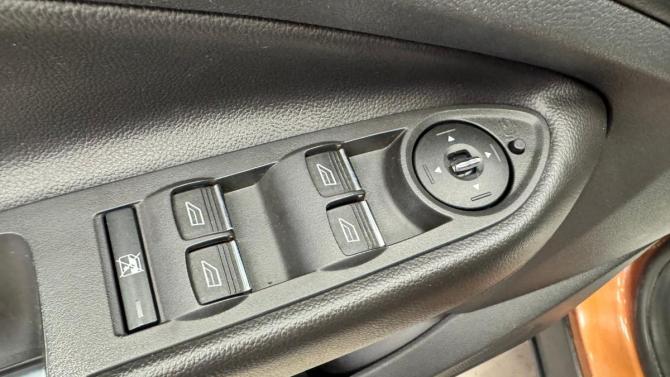 Ford Kuga II с пробегом 2014 года, цена 1 219 000 рублей, 107032 км, внедорожник, Автокод Объявления