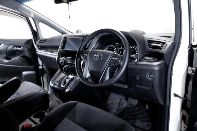 Toyota Alphard III с пробегом 2016 года, цена 3 049 000 рублей, 193132 км, минивэн, Автокод Объявления
