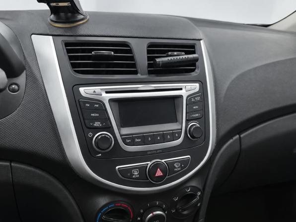 Hyundai Solaris I Рестайлинг с пробегом 2015 года, цена 1 079 000 рублей, 88907 км, седан, Автокод Объявления
