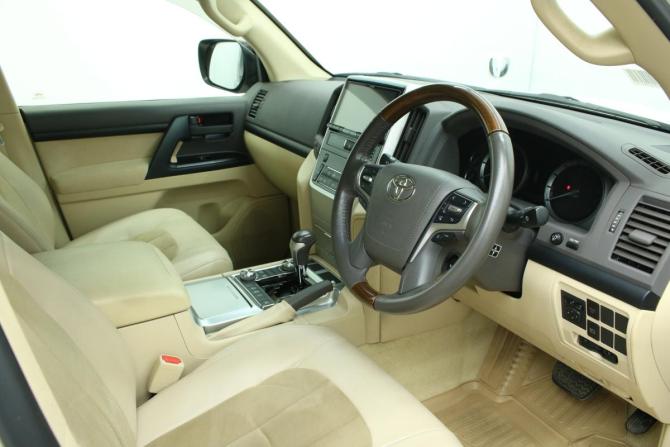 Toyota Land Cruiser 200 Series Рестайлинг 2 с пробегом 2017 года, цена 7 149 000 рублей, 38432 км, внедорожник, Автокод Объявления