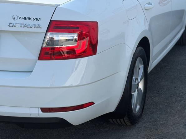 Skoda Octavia III (A7) Рестайлинг с пробегом 2019 года, цена 1 629 000 рублей, 264776 км, лифтбек, Автокод Объявления