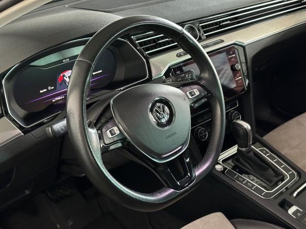 Volkswagen Passat B8 с пробегом 2017 года, цена 1 997 000 рублей, 142575 км, седан, Автокод Объявления