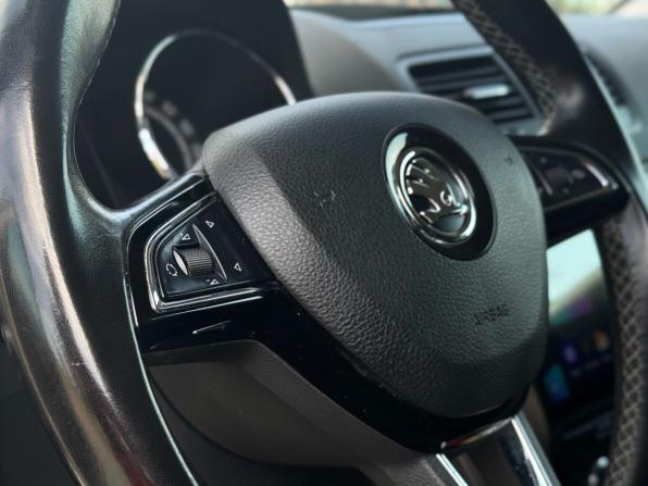 Skoda Yeti I Рестайлинг с пробегом 2017 года, цена 1 719 000 рублей, 123000 км, внедорожник, Автокод Объявления