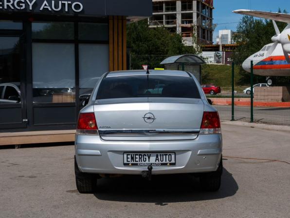 Opel Astra H Рестайлинг с пробегом 2011 года, цена 550 000 рублей, 213283 км, седан, Автокод Объявления