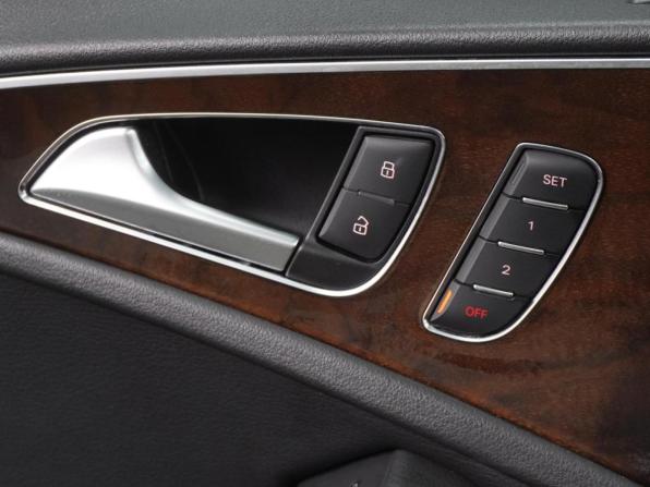 Audi A6 IV (C7) Рестайлинг с пробегом 2015 года, цена 1 619 000 рублей, 201890 км, седан, Автокод Объявления