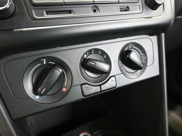 Volkswagen Polo V с пробегом 2013 года, цена 699 900 рублей, 243127 км, седан, Автокод Объявления