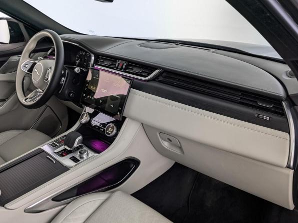 Jaguar F-Pace I Рестайлинг с пробегом 2022 года, цена 5 500 000 рублей, 43762 км, внедорожник, Автокод Объявления