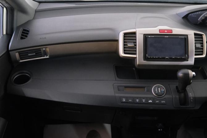 Honda Freed I с пробегом 2011 года, цена 1 199 000 рублей, 135000 км, компактвэн, Автокод Объявления